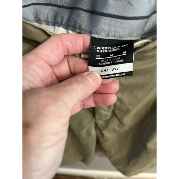 Nike Men's‎ Beige Khaki Pleated  Front Golf Shorts Size 32 Inseam 10.5Inches - Picture 4 of 7